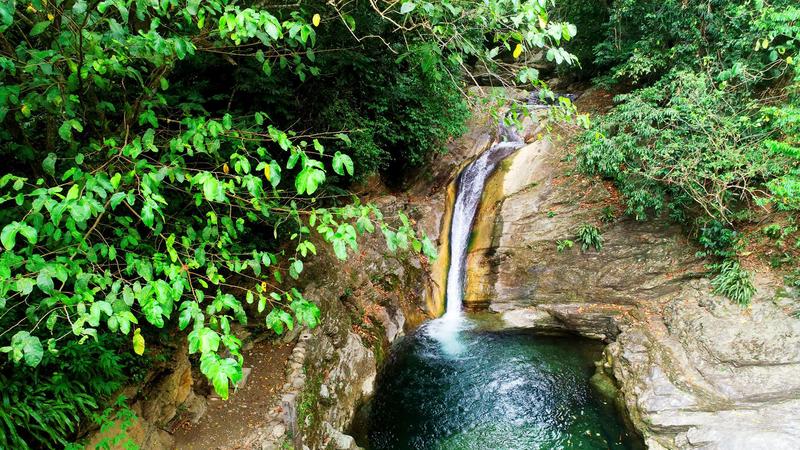 Aninuan Falls
